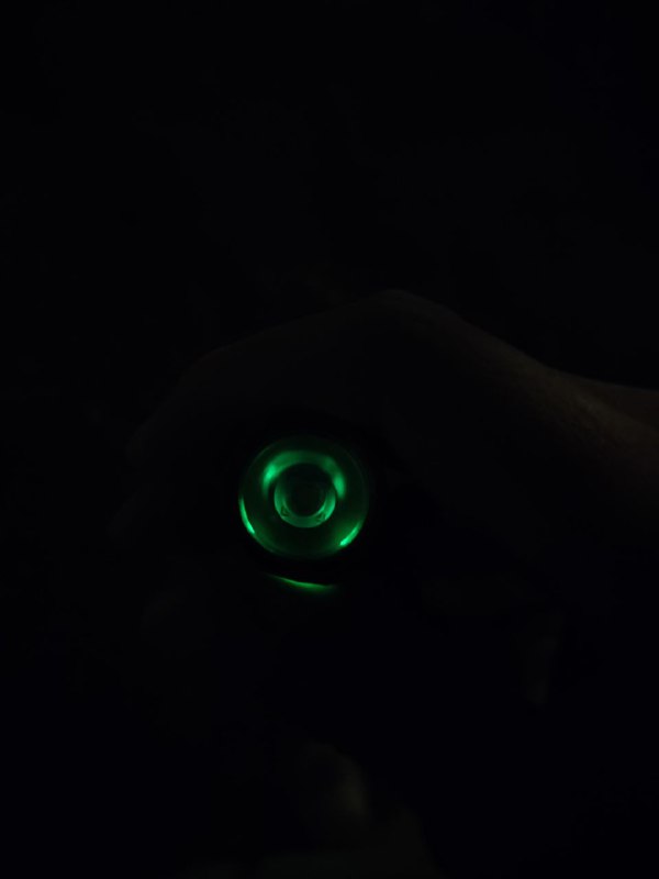 e18r手电按钮指示灯漏光