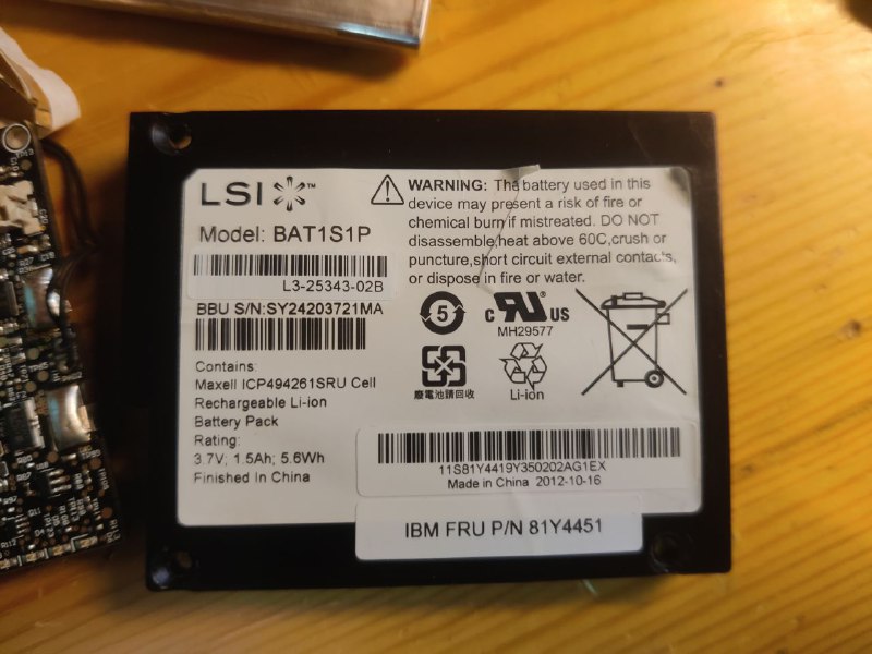 IBM BAT1S1P 81Y4451 BBU M5015/M5000 Raid卡缓存电池使用的电芯是454261电芯3.7v，1590/1500mAh，5.6WhIBM BAT1S1P 81Y4451 BBU M5015/M5000 Raid卡缓存电池使用的电芯是454261电芯3.7v，1590/1500mAh，5.6Wh